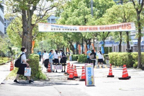 佐世保校の入口