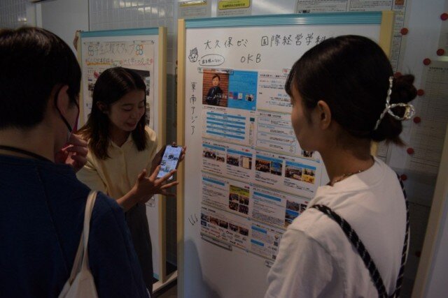 学生から直接、話を聴く様子