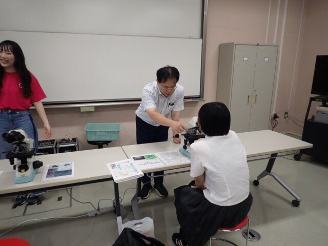 研究室紹介の様子