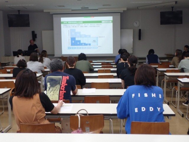 奨学金等進学資金ガイダンスの様子