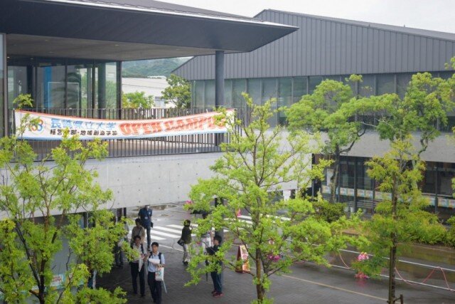 会場外の様子