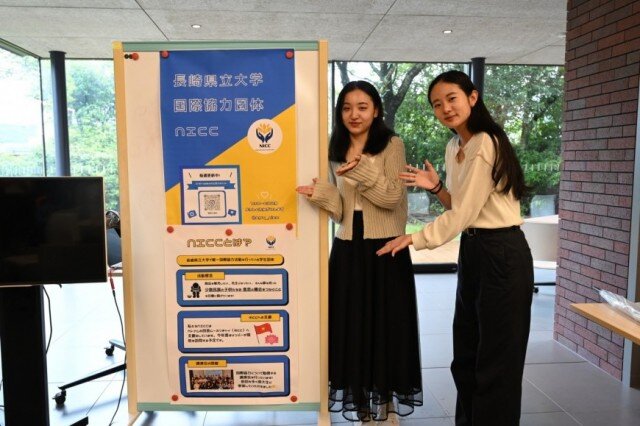 ゼミやサークルのポスターを展示したパネル
