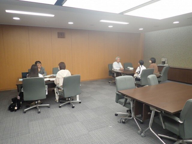 国際社会学科の相談コーナーの様子