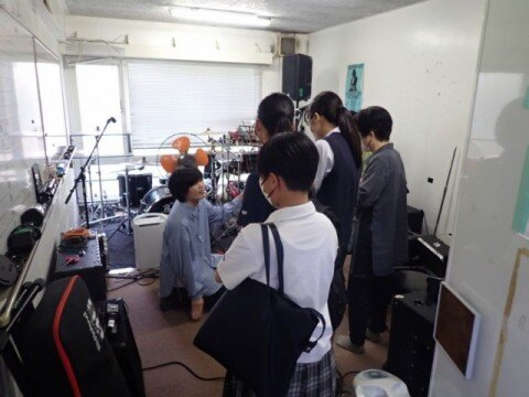 軽音楽部の見学